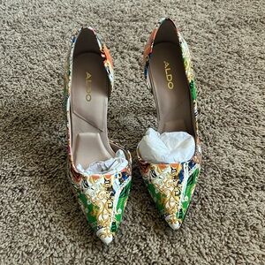 Lightly worn multicolored Aldo high heels size 5.5 womens